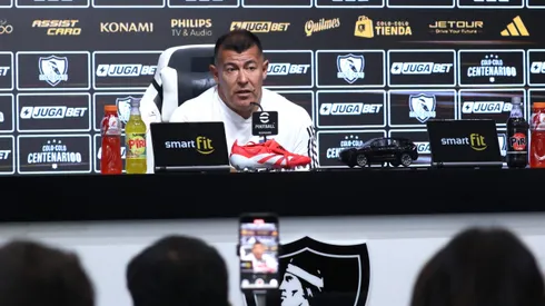 Jorge Almirón alzó la voz contra los horarios de los partidos en el fútbol chileno (Foto: Dragomir Yankovic/Photosport)