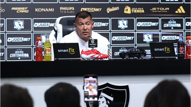 Jorge Almirón alzó la voz contra los horarios de los partidos en el fútbol chileno (Foto: Dragomir Yankovic/Photosport)
