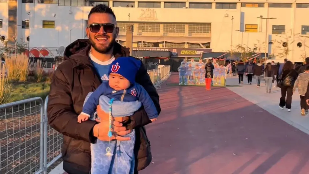 Leandro Cañete mantiene optimismo y fe en la recuperación de su hijo. Es furibundo hincha de Universidad de Chile.