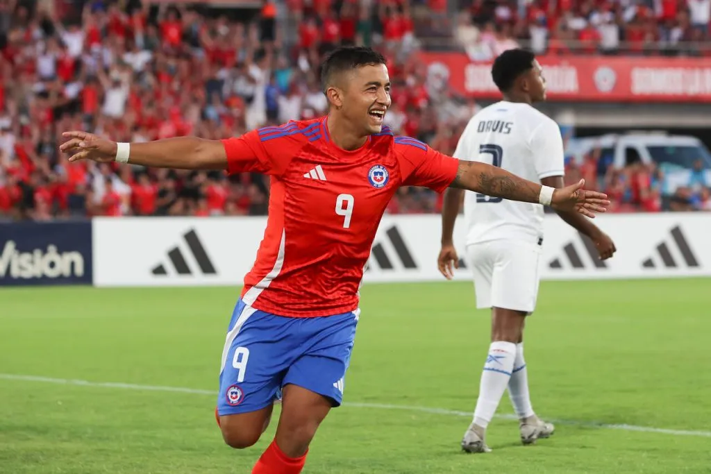 Álvarez tiene difícil decisión en la U. | Foto: Photosport