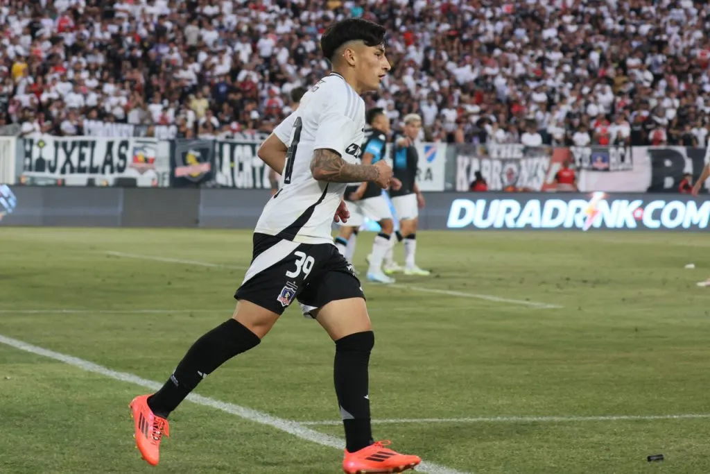 Marchant tiene vuelto loco a Almirón. | Foto: Photosport