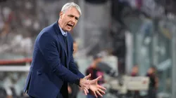 El entrenador de la Universidad Católica tendrá dos importantes bajas en su debut por el torneo