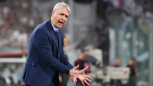 El entrenador de la Universidad Católica tendrá dos importantes bajas en su debut por el torneo