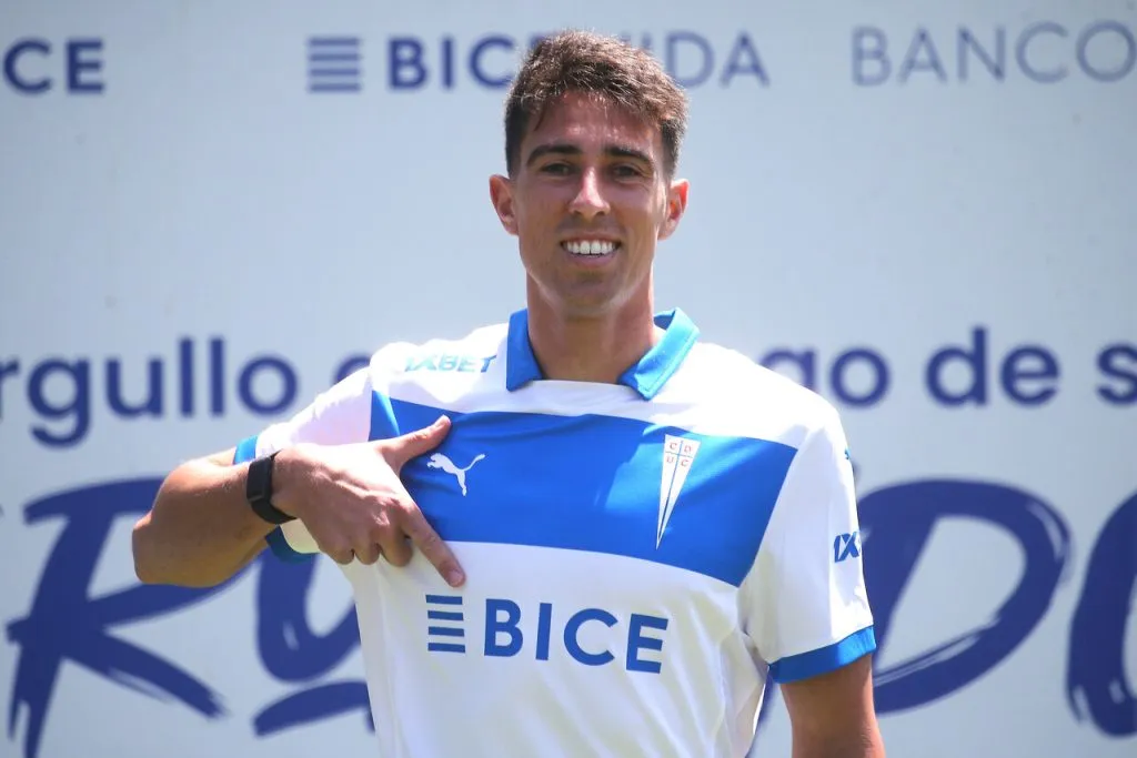 Valencia sería el último refuerzo de la UC | Foto: Photosport