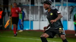 Club de Primera B negocia con Junior Fernandes.