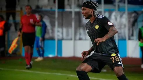 Club de Primera B negocia con Junior Fernandes.