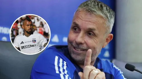 El entrenador de la Universidad de Chile y su palito a Arturo Vidal