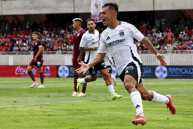 Vicente Pizarro anotó uno de los goles en el triunfo 3-1 de Colo Colo sobre Deportes La Serena.