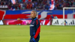 Gustavo Álvarez aclara si traerá un lateral izquierdo o no.