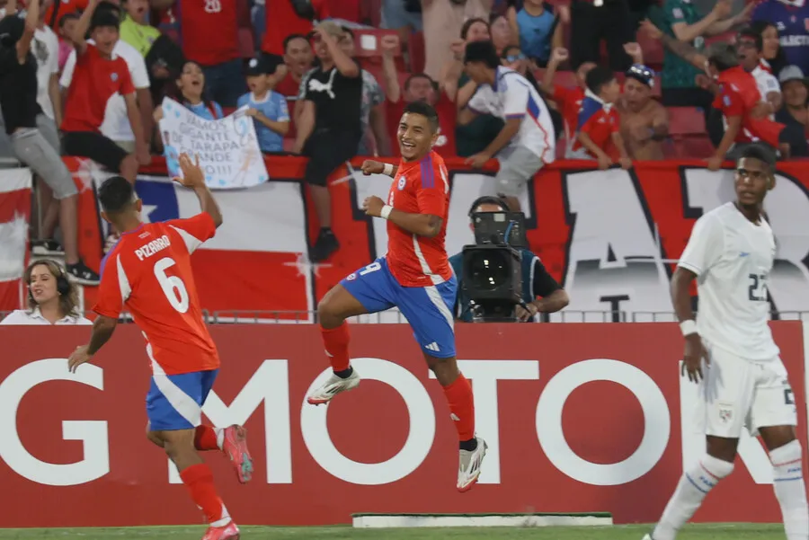 Guerra en su jornada de ensueño por La Roja (Photosport)