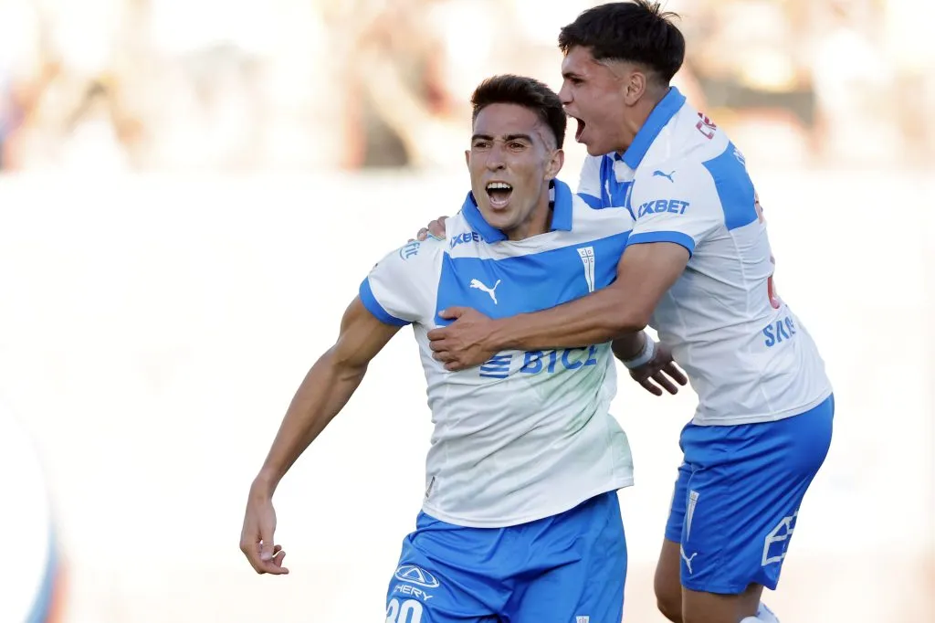 Diego Valencia marca su primer gol en su regreso a Universidad Católica. (Foto: Photosport)