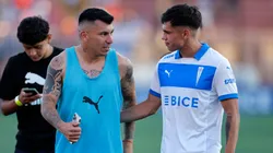 Gary Medel sale con molestias físicas en el partido de la UC frente a Audax. (Foto: Photosport)