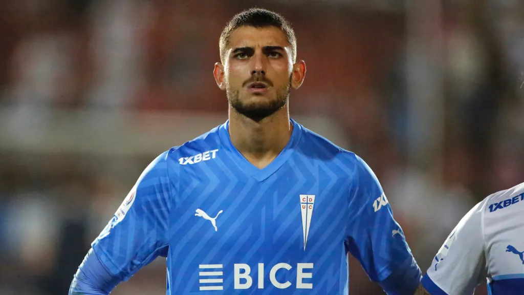 Thomas Gillier puede salir libre de Universidad Católica.