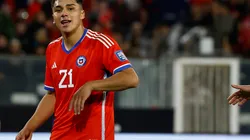 Miguel Ángel Neira blinda a Damián Pizarro.