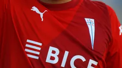 Universidad Católica tiene nueva tercera camiseta para este 2025. (Foto: Photosport)