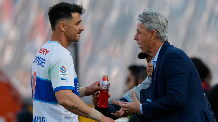 El DT de la Universidad Católica habla de la situación de Fernando Zampedri en La Roja