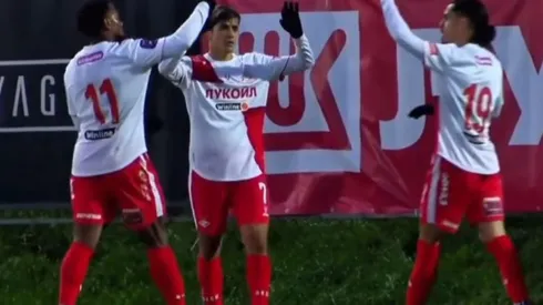 Solari celebrando su primer tanto en Rusia junto a sus nuevos compañeros.