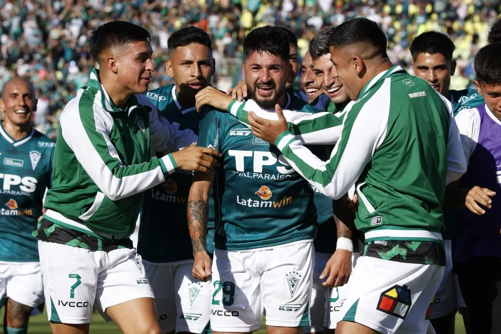Santiago Wanderers y Universidad de Concepción juegan en el estadio Lucio Fariña de Quillota. (Foto: Photosport)