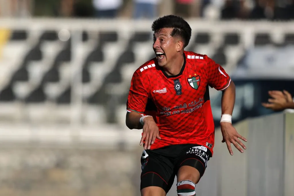 Palestino derrotó 2-1 a Unión Española el 1 de febrero de 2025 en el estadio Municipal de La Cisterna. Ahora se vuelven a encontrar pero en Santa Laura y por La Liga de Primera.  (Foto: Photosport)
