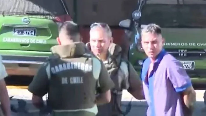 Jean Paul Pineda detenido en comisaría de La Pintana. (Foto: Captura)