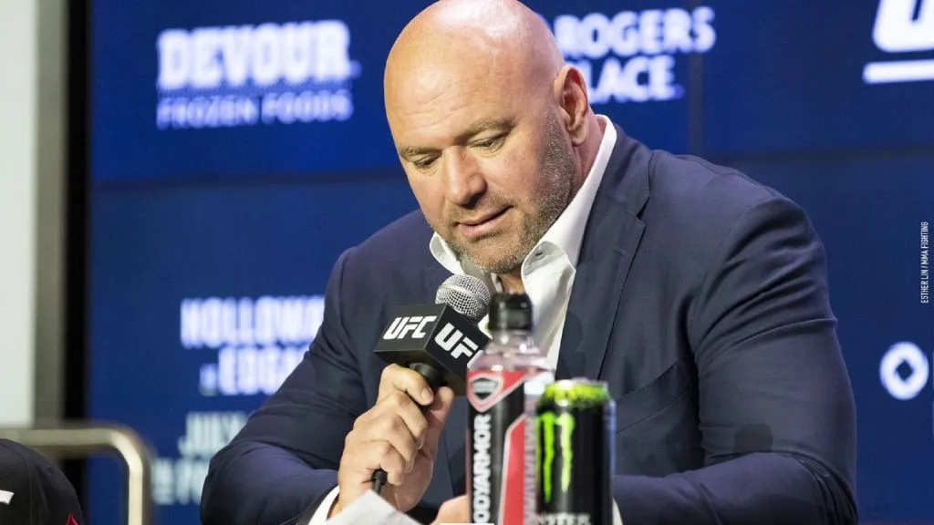 Dana White festeja el acuerdo entre UFC y Paramount+.