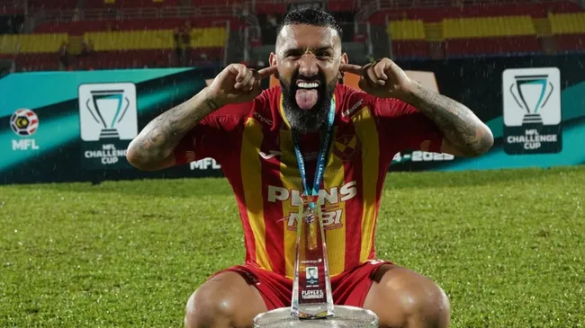 Ronnie Fernández se coronó campeón en Malasia.