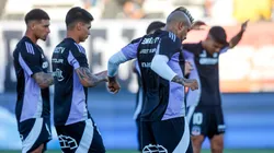 De Tezanos le pasa la cuenta a jugador albo.