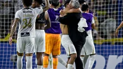 Néstor Pipo Gorosito festeja eliminar a Boca Juniors de la Copa Libertadores.