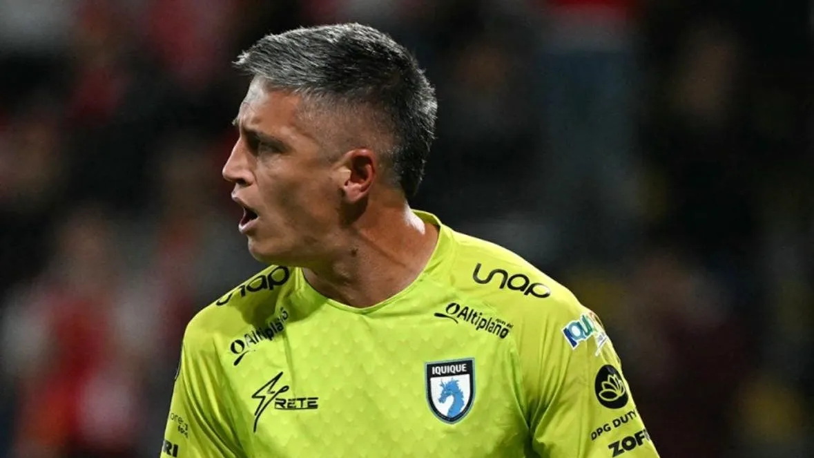 Leandro Requena brilló en la tanda de penales para darle la clasificación a Iquique.