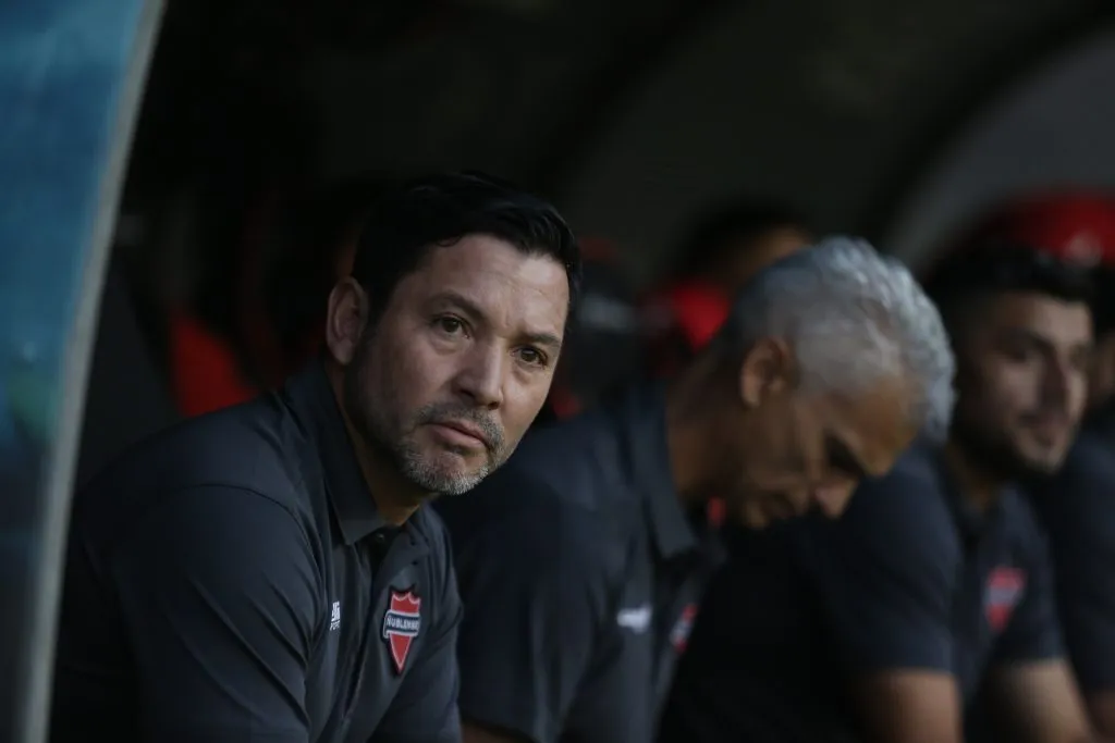 Francisco Arrué dejó la banca de Ñublense.