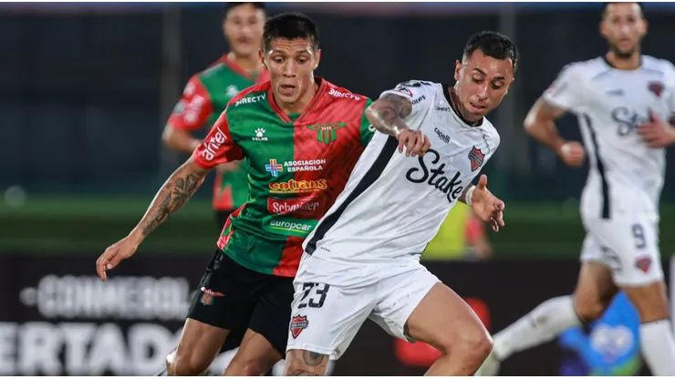 Ñublense y Boston River se ven las caras en Chillán.