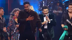 Claudio Bravo subió al escenario en el show de Carlos Vives.