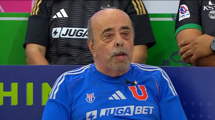 Tito Awad descarta pensar en la posible salida de Gustavo Álvarez de Universidad de Chile.