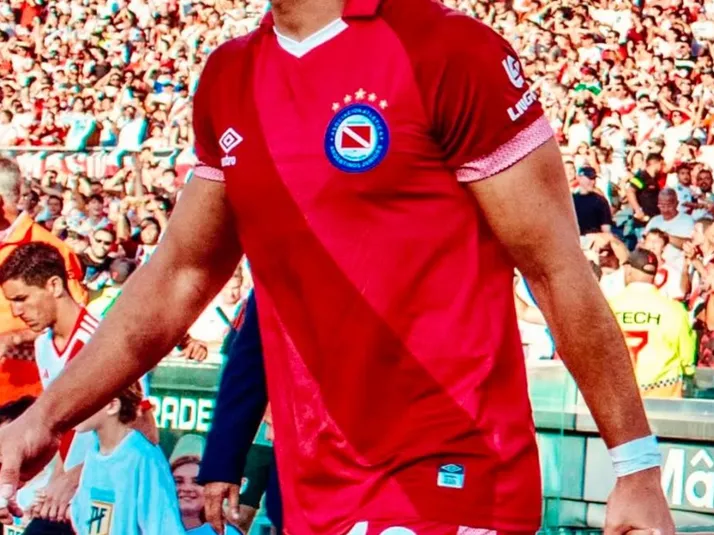 ¡Bombazo! Palestino reemplaza a Iván Román con ex Colo Colo