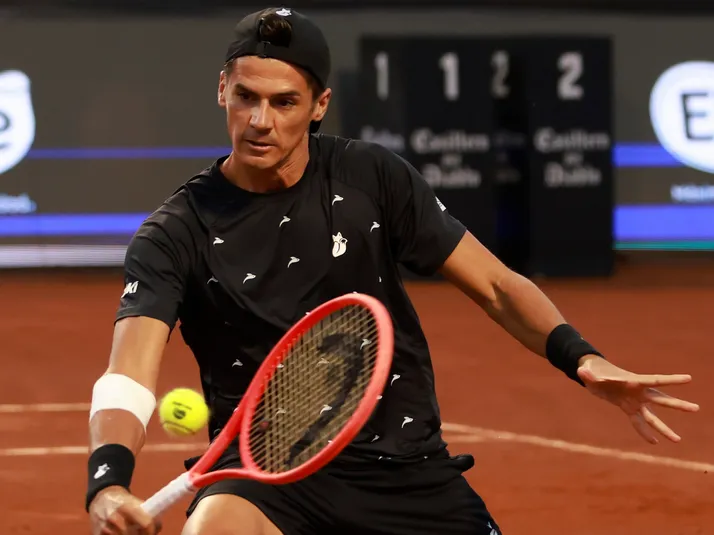 Da el batacazo ante Alejandro Tabilo en el ATP de Santiago y celebra a lo Marcelo Salas