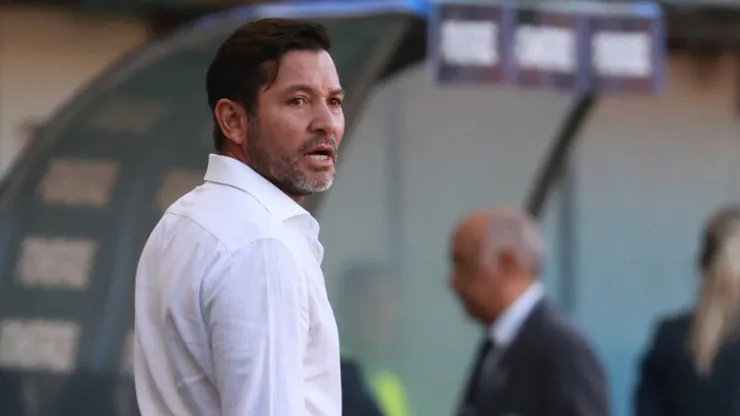 Arrué dejó Ñublense tras fracaso en Copa Libertadores.