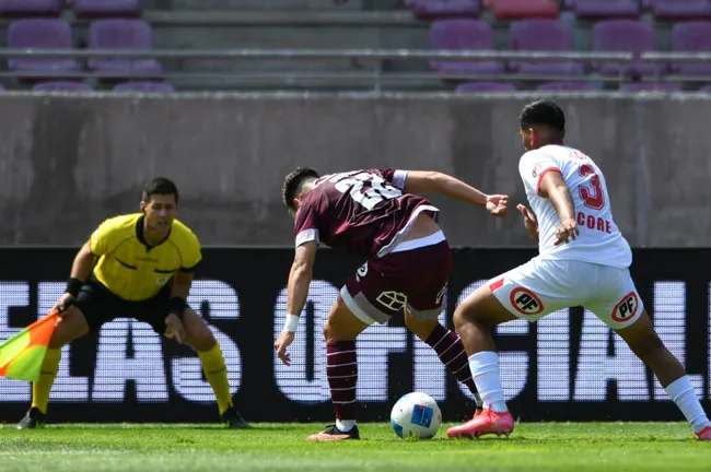En un áspero partido, Papayeros derrotaron en la agonía a los Hispanos | FOTO: Alejandro Pizarro Ubilla/Photosport