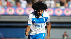 Bello celebró a dos compañeros.