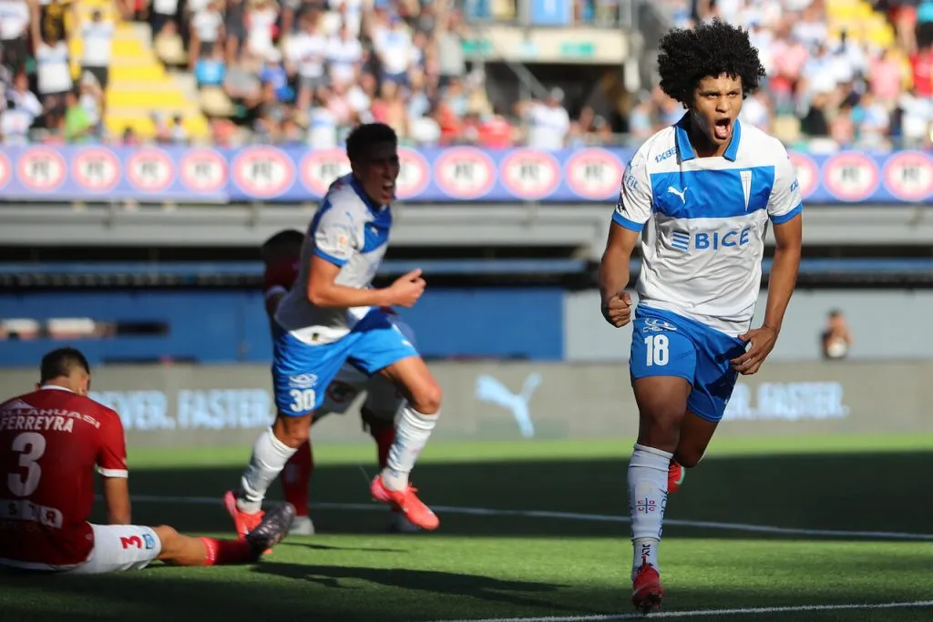 Bello anotó el 1-0 y destacó a sus compañeros jóvenes. | Foto: Photosport