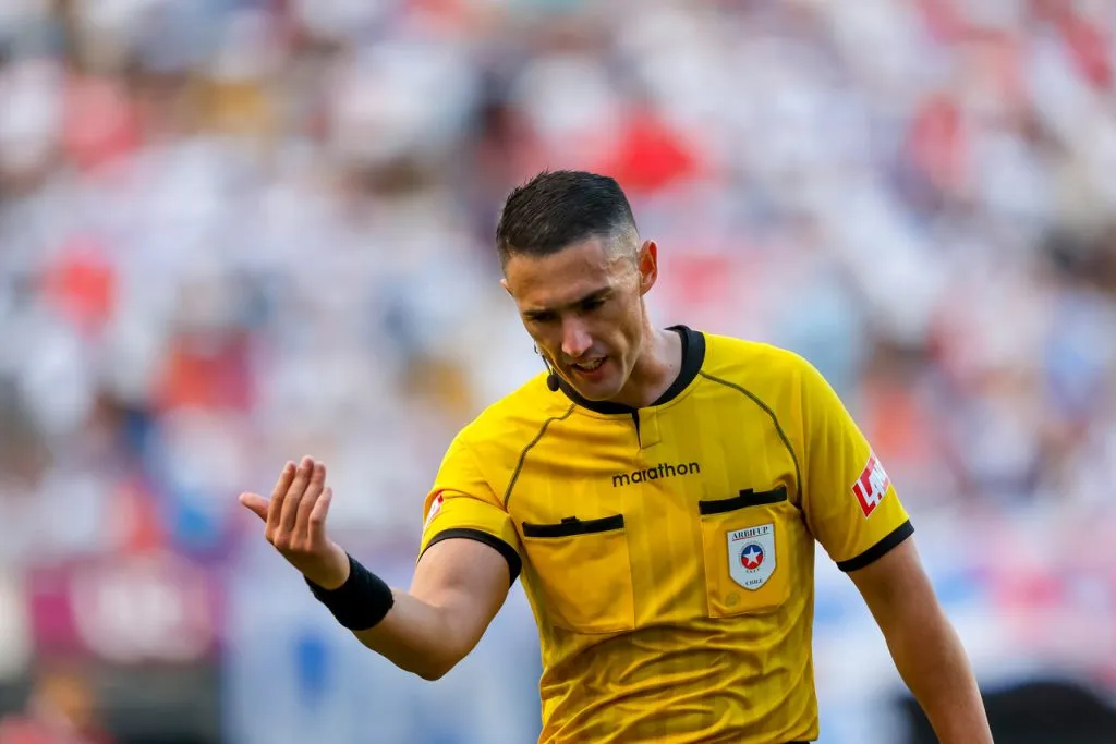 Acusan ‘temas personales’ contra Tiago Nunes. | Foto: Photosport