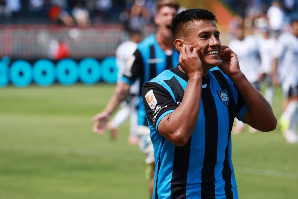 Rafael Caroca marcó para Huachipato ante Colo Colo. (Foto: Eduardo Fortes/Photosport)