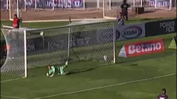 Cristopher Toselli tapó este penal en el duelo entre Universidad de Chile y Cobresal.