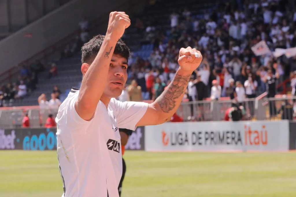 Aquino pasó de héroe a villano en Colo Colo. | Foto: Photosport