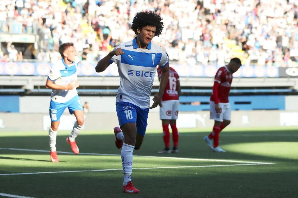 Católica viene de ganar con lo justo a Deportes Iquique. | Foto: Photosport