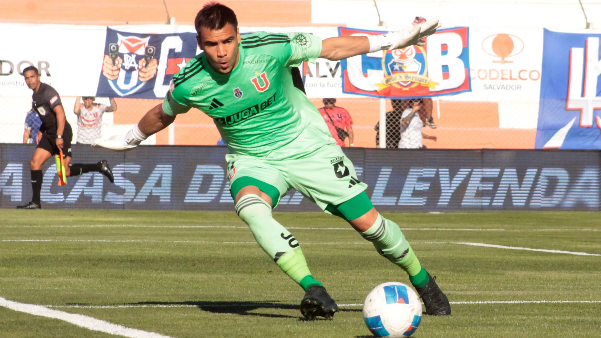 Cristopher Toselli renovó su contrato con Universidad de Chile. (Imagen: Photosport)