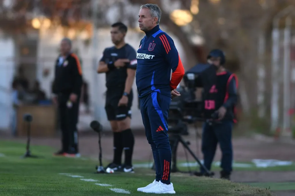 Gustavo Álvarez se refiere a la derrota de Universidad de Chile. (Foto: Photosport)