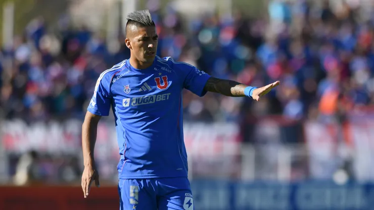 Leandro Fernández salió de la titularidad de Universidad de Chile.