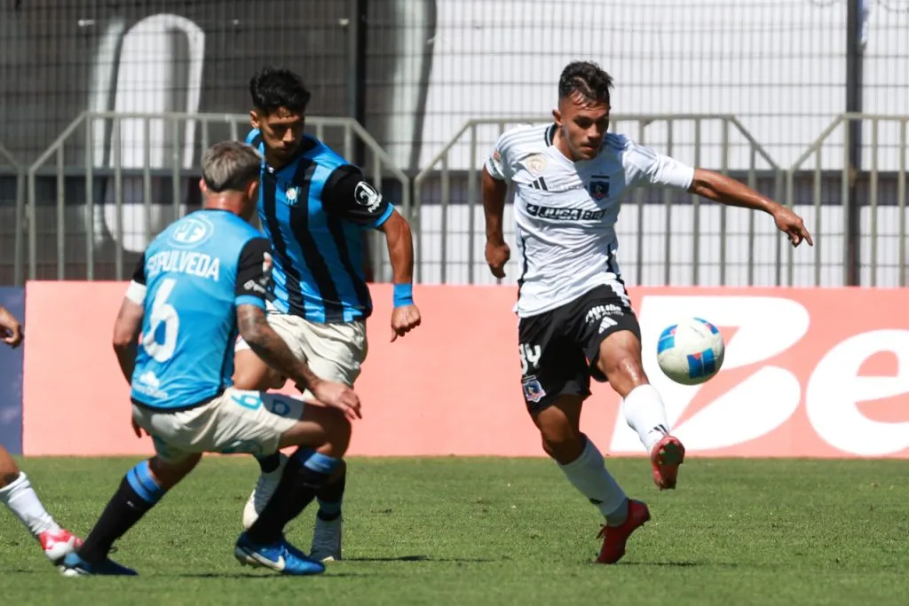 Coke Hevia manda a Pizarro al banco. | Foto: Photosport