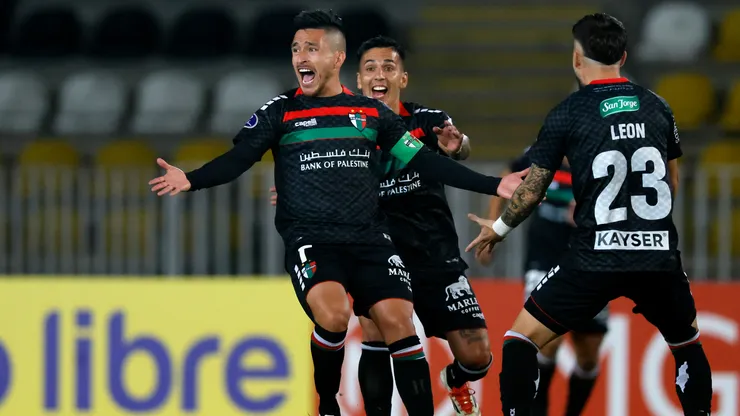 Bryan Carrasco marcó gol de tiro libre a Universidad Católica. (Foto: Photosport)