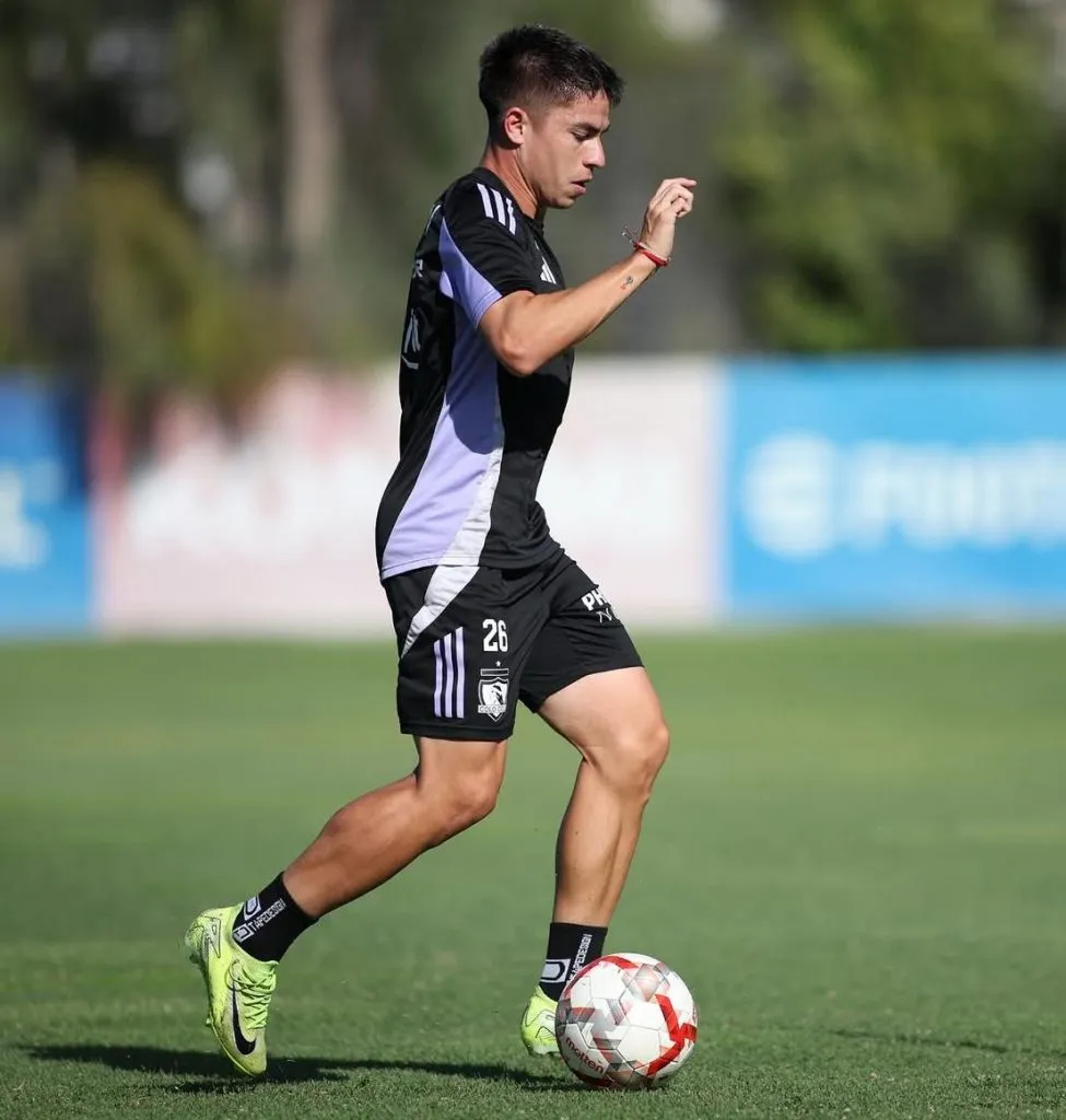 Matías Moya no está siendo considerado por el DT Jorge Almirón en Colo Colo. (Foto: @colocolooficial)